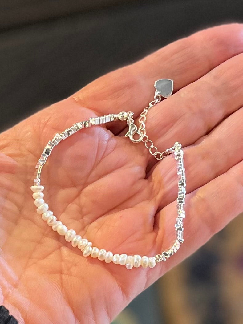 SILVER TONE CLASP BRACELET
