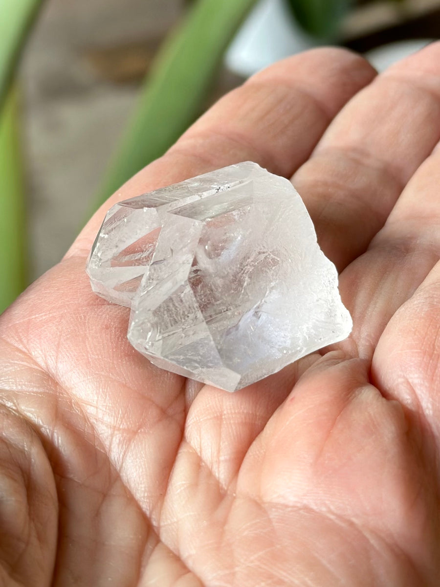 CLEAR QUARTZ TWIN POINT 1