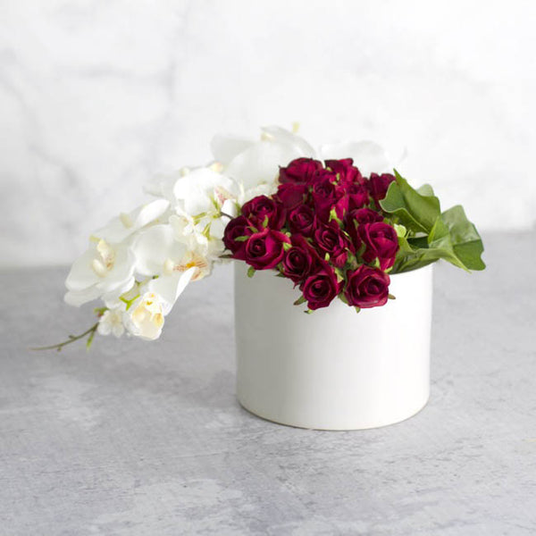 Katie Rose Bouquet 16 Flowers Dark Red 25cm