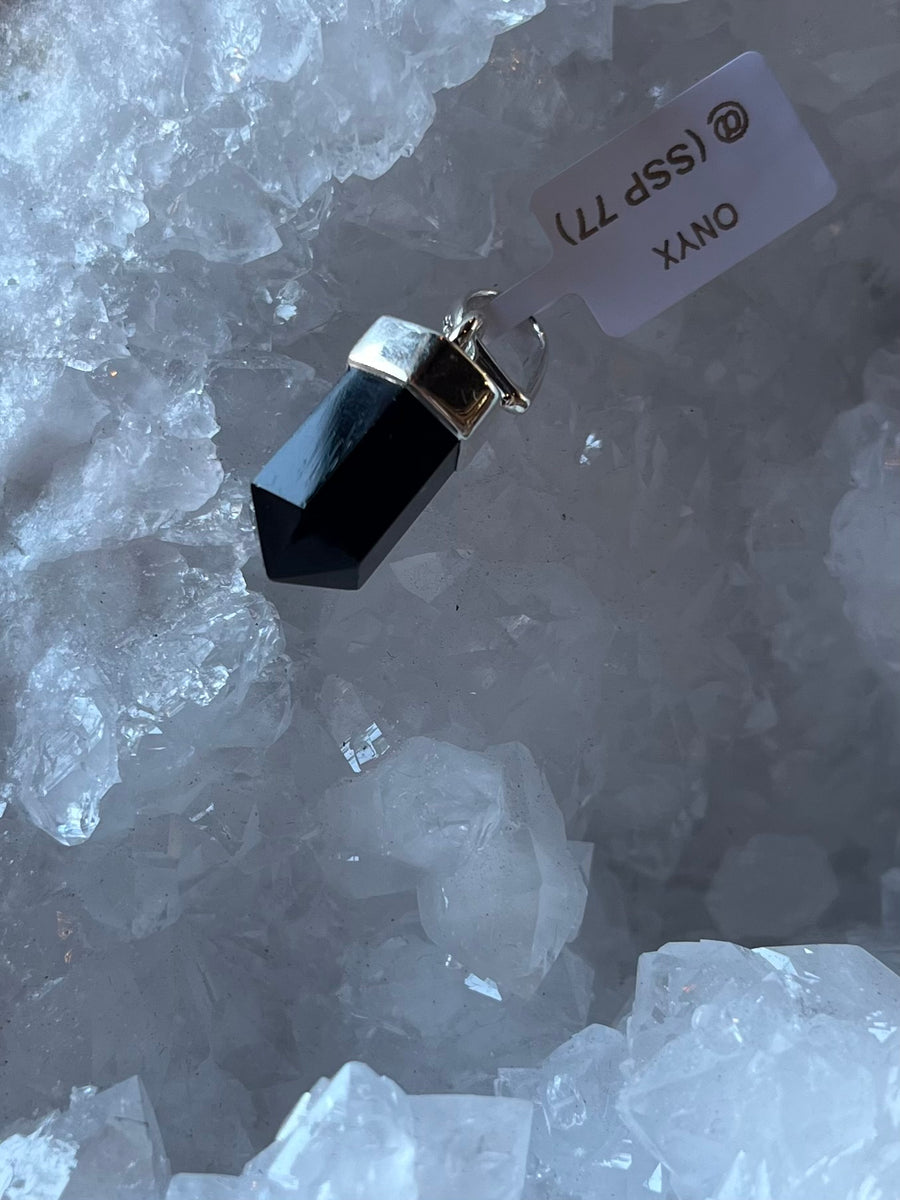 ONYX PENDANT