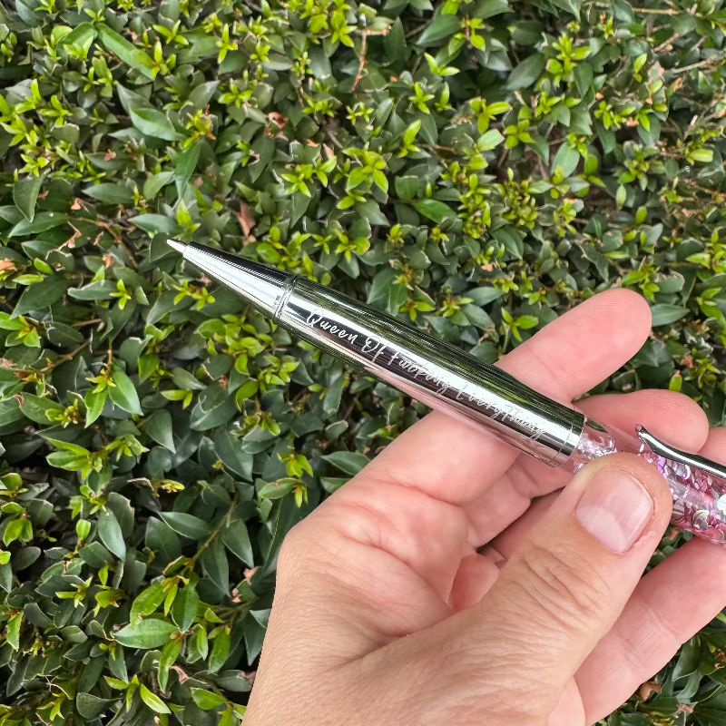 Queen of Freaking Everything Glitter Pen: Rose Gold