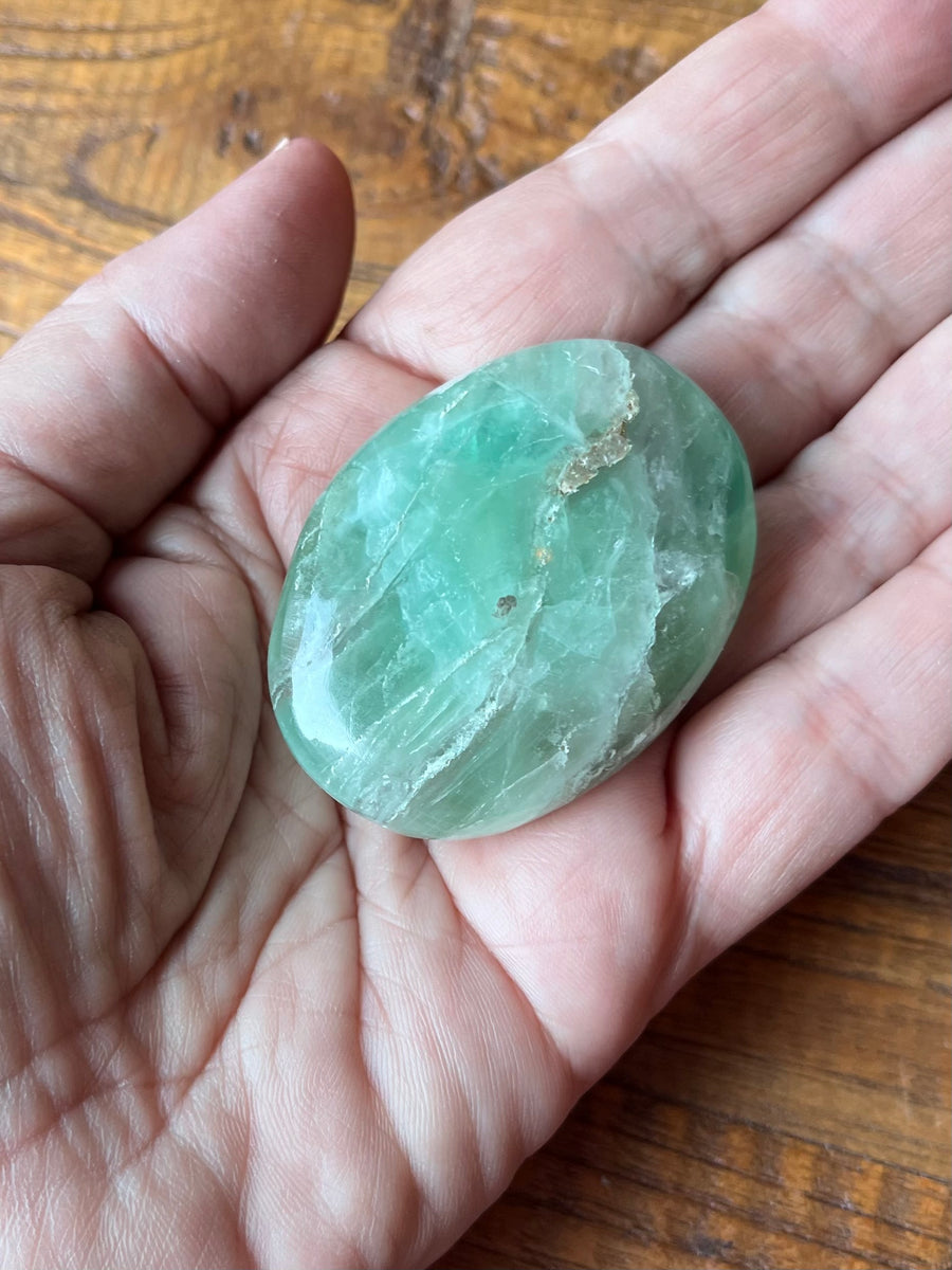 FLUORITE PALM STONE