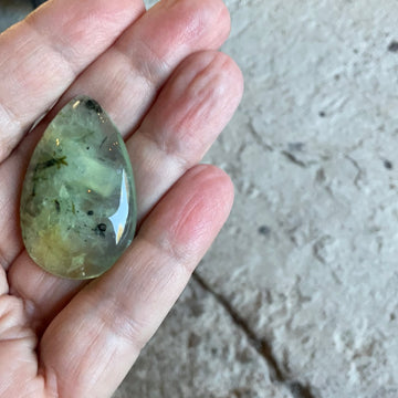 PREHNITE CABOCHON