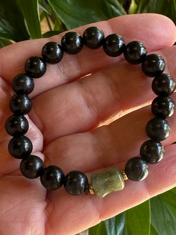 BLACK WOOD BEAD BRACELET