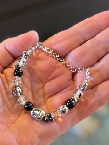 BLACK & CLEAR BRACELET