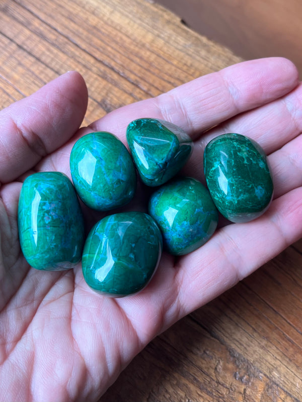 Green Howlite Tumbled Stone