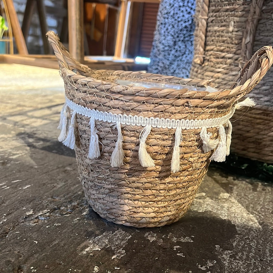 WOVEN BASKET