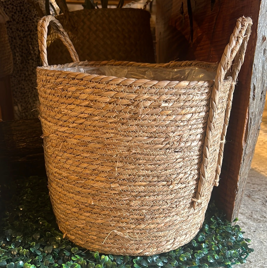 WOVEN LARGE BASKET