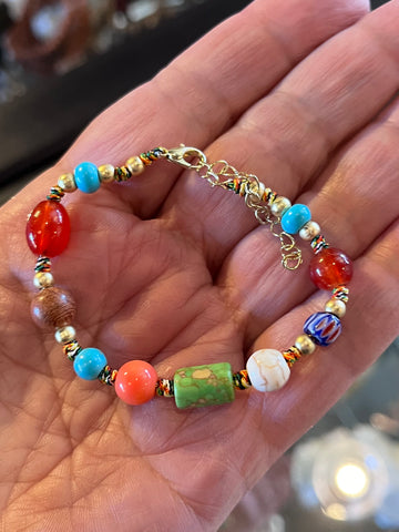 MULTICOLOUR BEAD BRACELET