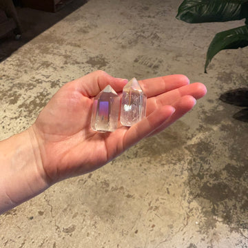 CLEAR QUARTZ WITH RAINBOW