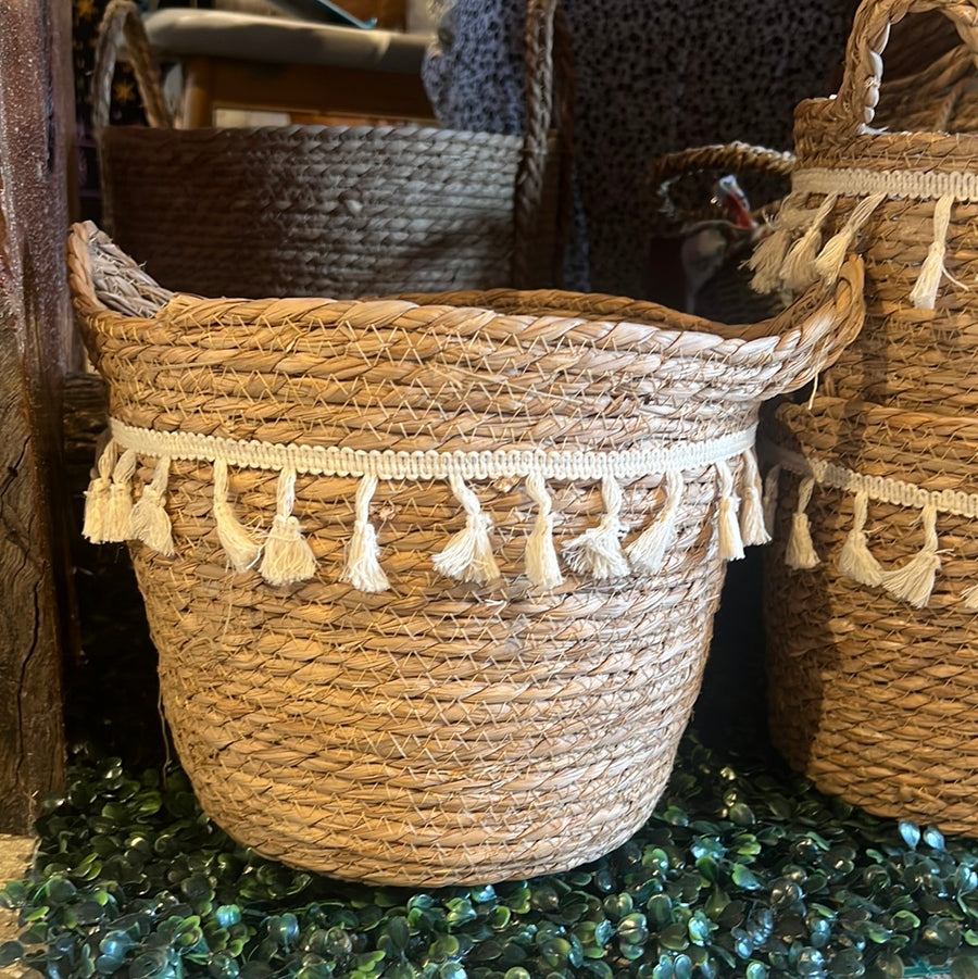 WOVEN BASKET