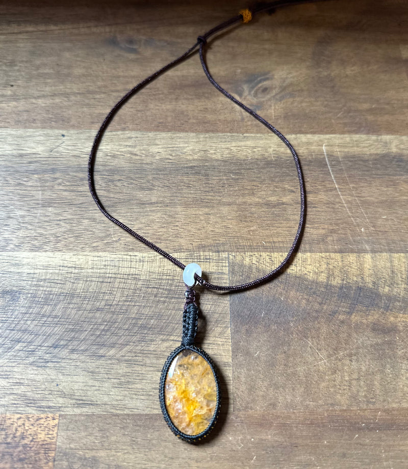 YELLOW SUNSTONE MACRAME NECKLACE