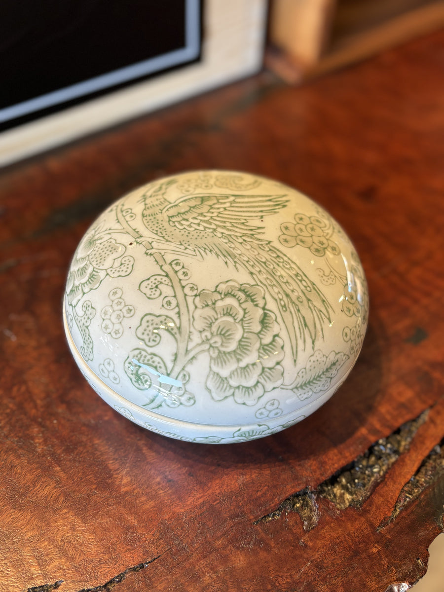 MING PORCELAIN TRINKET BOX